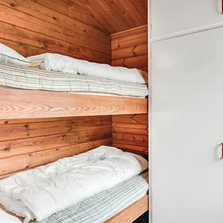 Holiday home Cholena - 1-5km From The Sea By Interhome