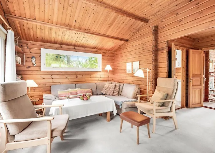 Cholena - 1-5km From The Sea By Interhome